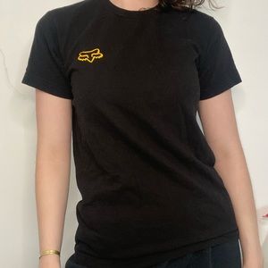 Black & yellow fox t-shirt